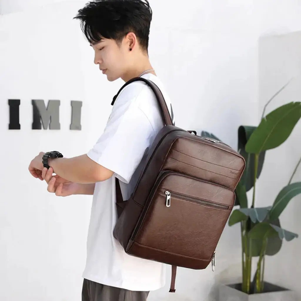 Mochila Masculina em Couro Torino Lorennzi 2